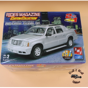 AMT Rides Magazine 2005 Cadilliac Escalade LXT Model kit 1/24 scale